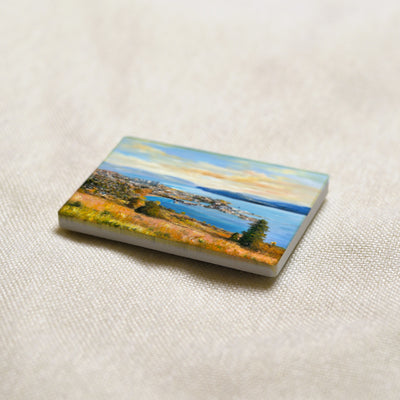 Okanagan Lake at Knox Mountain art magnet at an angle, showing the stone edge